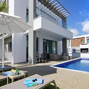 https://villa-kalia.protaras-cy-hotels.com